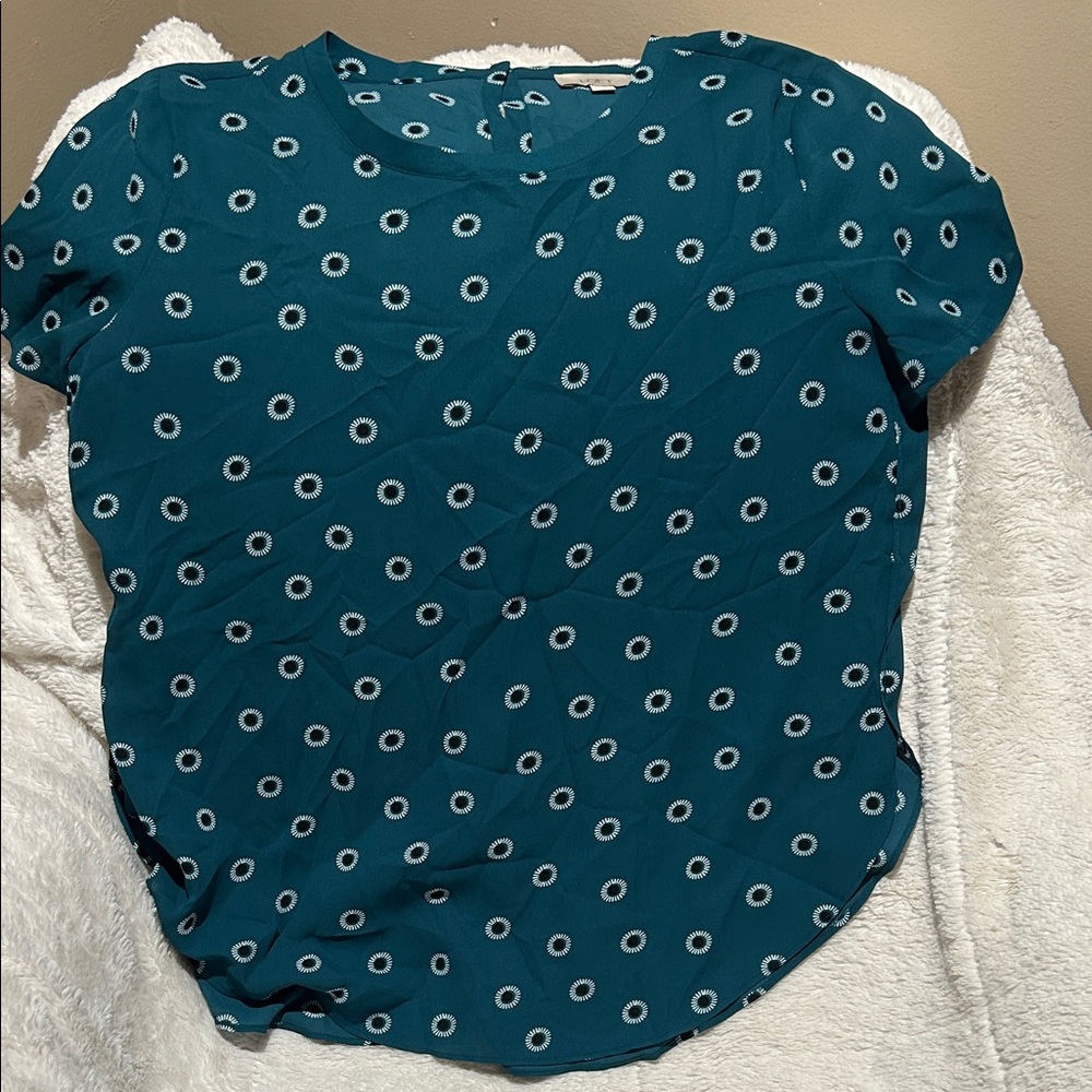 LOFT Teal Short Sleeve Top with White Circles